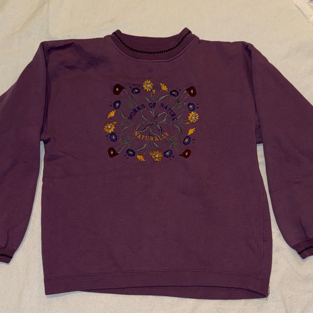 vintage Antero Natural Designs women's Crewneck embroidered.